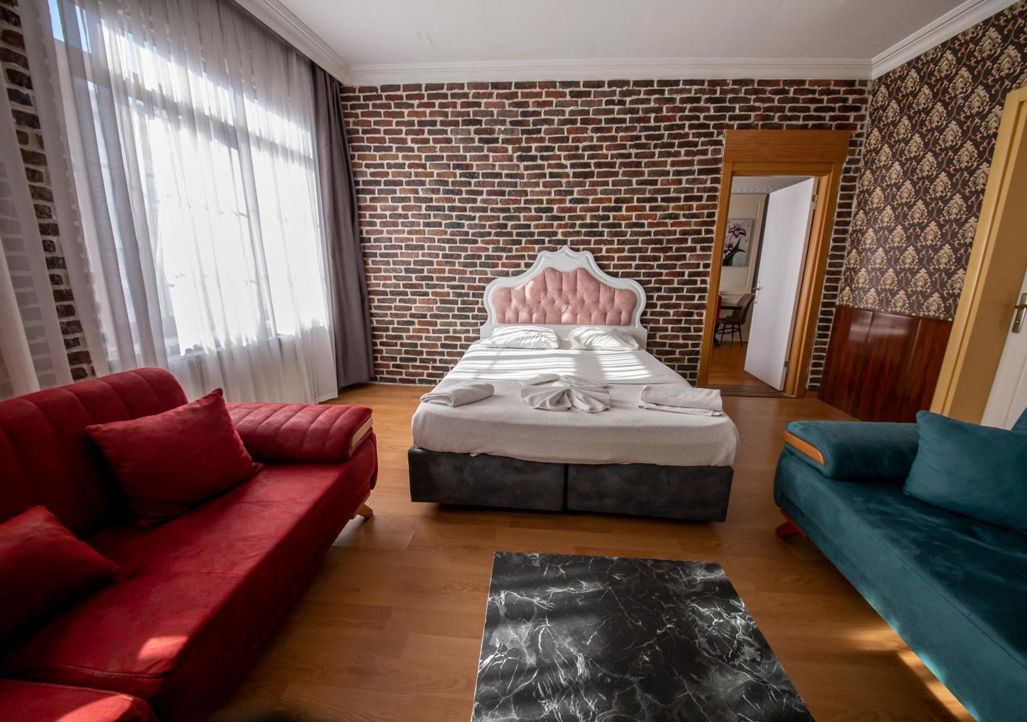 Royal Garden Suite And Hotel Istanbul Exterior photo