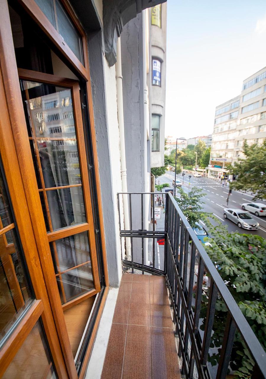 Royal Garden Suite And Hotel Istanbul Exterior photo