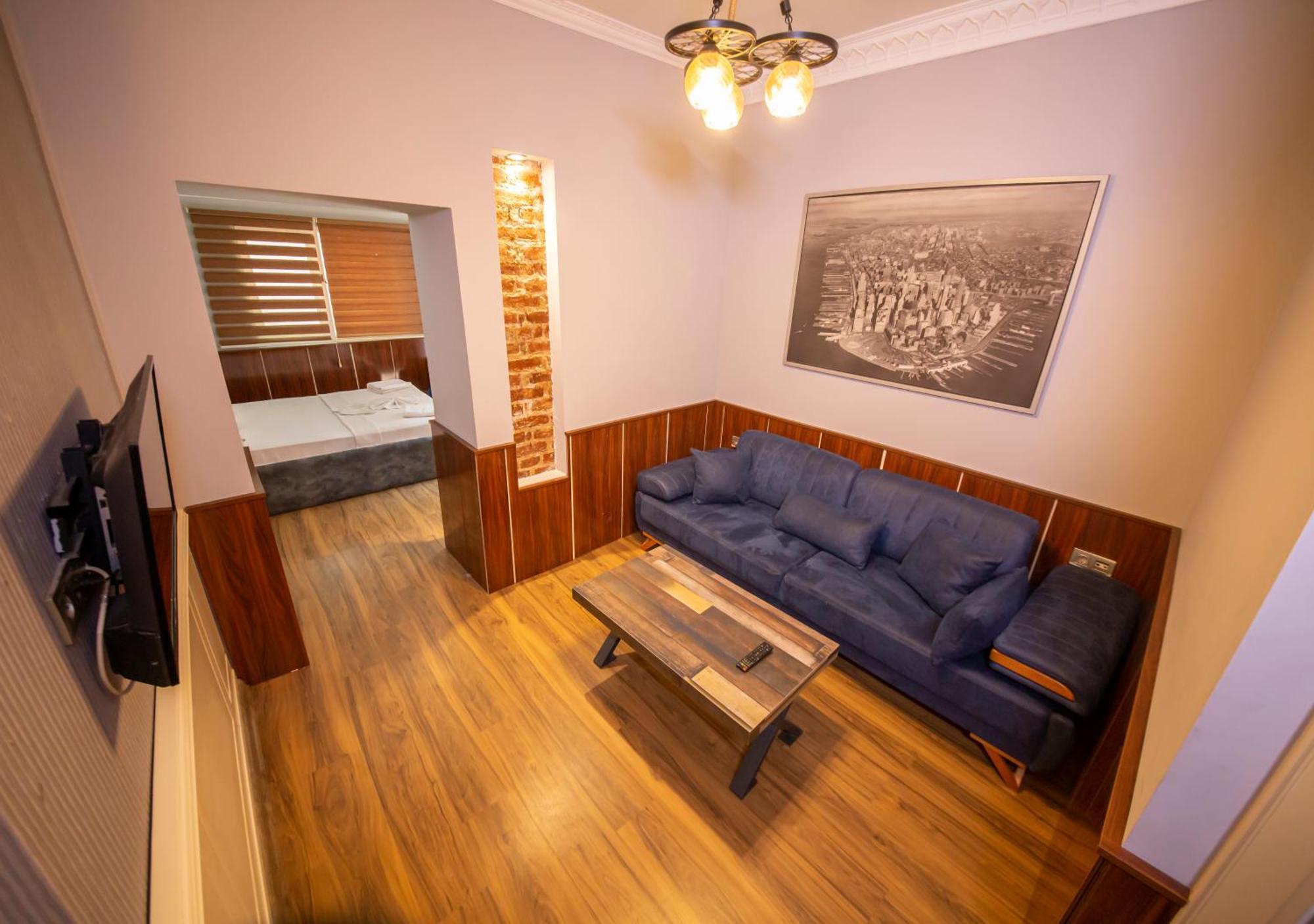 Royal Garden Suite And Hotel Istanbul Exterior photo